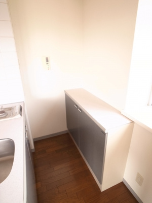 【キッチン】 | チハヤアネックスビル | キッチン裏の収納がこれまた便利！