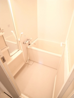 【浴室】 | チハヤアネックスビル | 大きなミラーが嬉しい