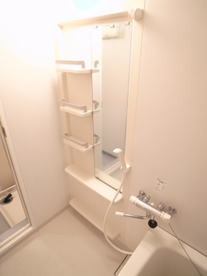 【浴室】 | チハヤアネックスビル | この棚がまた便利なんですよねー♪