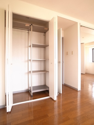 【収納】 | チハヤアネックスビル | 収納スペースは各部屋に。