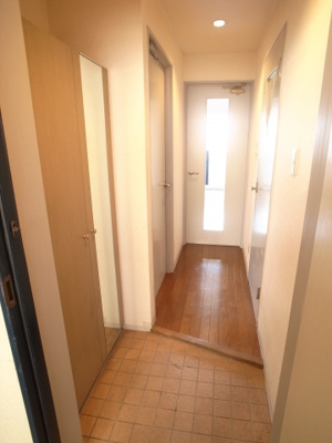 【玄関】 | チハヤアネックスビル | 玄関先で感じる素敵な空間。