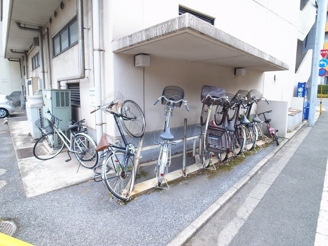 【その他共用部分】 | チハヤアネックスビル | キレイに整頓された駐輪スペース☆