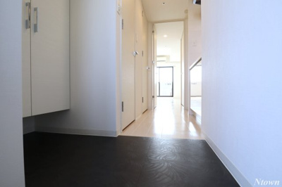 【玄関】 | S-RESIDENCE葵 | ゆったりとした玄関です