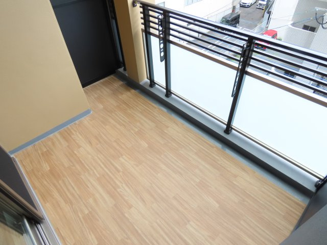 ザ・プレミアム長崎駅前のバルコニー|奥行きのあるバルコニー