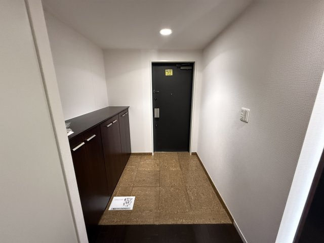 新千里桜ヶ丘メゾンシティ参番館の玄関