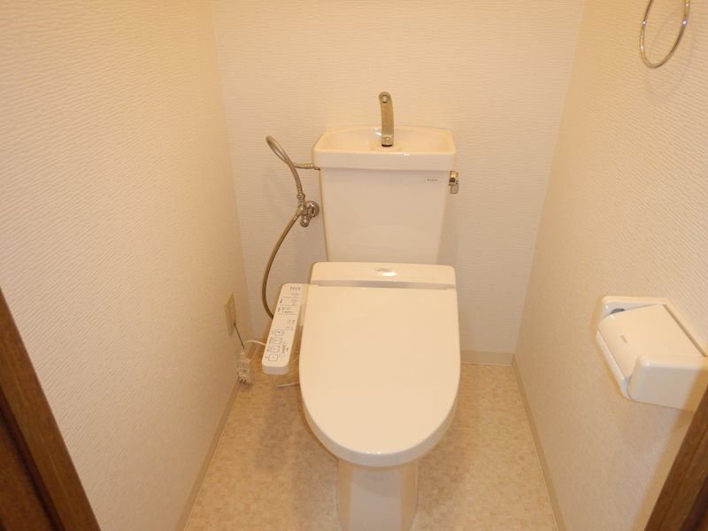 レジデンス武庫之荘のトイレ|ゆったりとした空間のトイレです