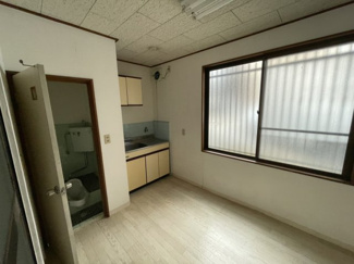 【居間・リビング】 | 金山二丁目一棟店舗事務所