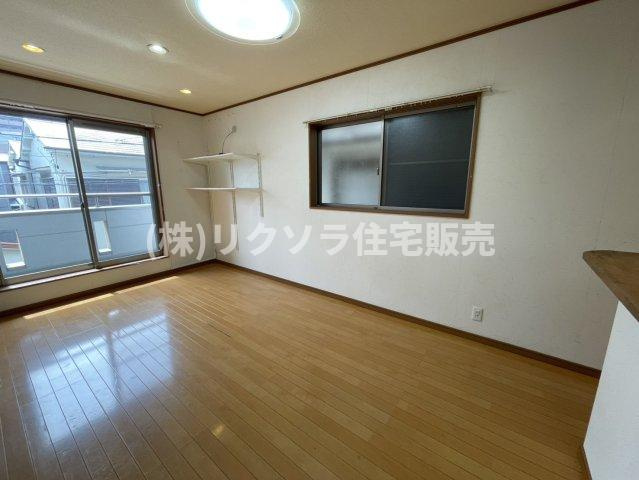 香里南之町　中古一戸建ての洋室|洋室3.5帖　１階のお部屋
■物件内覧・資金計画相談・住宅ローン相談、リフォーム相談、お問合せ受付中■
※当日・翌日のご内覧、ご相談はお電話でのお問合せがスムーズです！