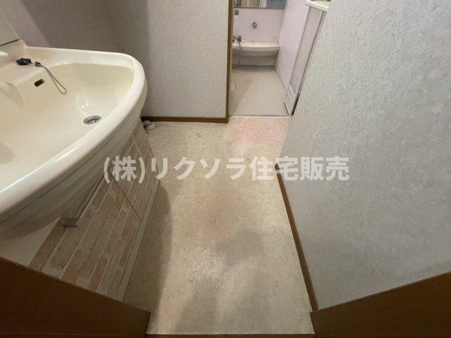 香里南之町　中古一戸建ての脱衣所|■物件内覧・資金計画相談・住宅ローン相談、リフォーム相談、お問合せ受付中■
※当日・翌日のご内覧、ご相談はお電話でのお問合せがスムーズです！