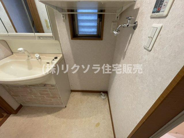 香里南之町　中古一戸建てのランドリースペース|ドラム式も設置可能
■物件内覧・資金計画相談・住宅ローン相談、リフォーム相談、お問合せ受付中■
※当日・翌日のご内覧、ご相談はお電話でのお問合せがスムーズです！