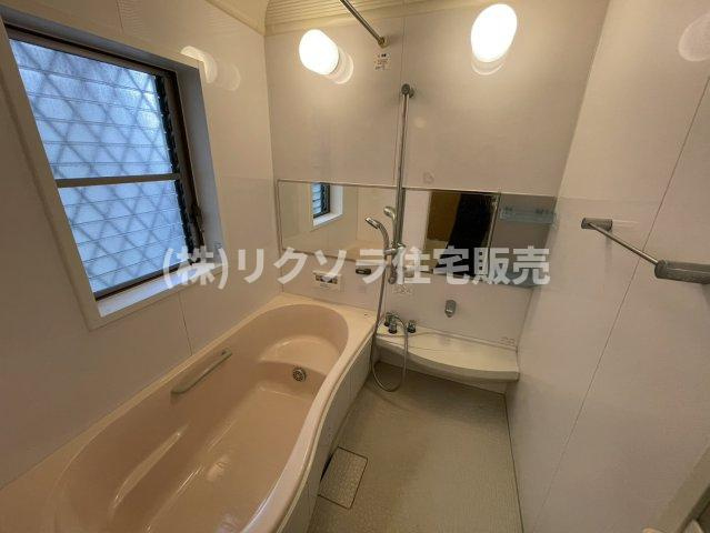 香里南之町　中古一戸建ての浴室|浴室乾燥機付き
■物件内覧・資金計画相談・住宅ローン相談、リフォーム相談、お問合せ受付中■
※当日・翌日のご内覧、ご相談はお電話でのお問合せがスムーズです！