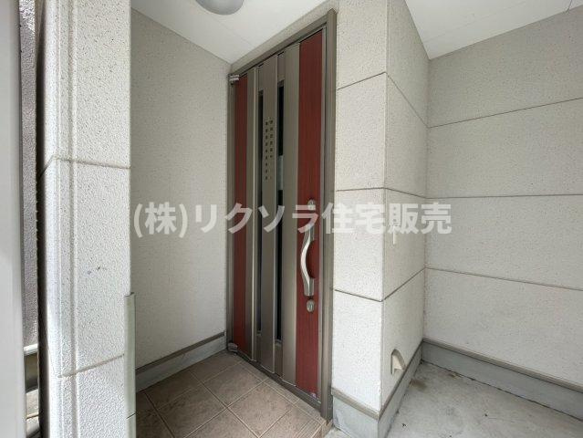 香里南之町　中古一戸建ての玄関|■物件内覧・資金計画相談・住宅ローン相談、リフォーム相談、お問合せ受付中■
※当日・翌日のご内覧、ご相談はお電話でのお問合せがスムーズです！