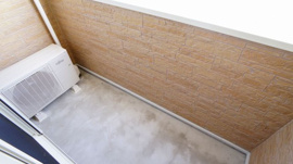 バルコニーからの眺めを楽しみながら食事をしませんか