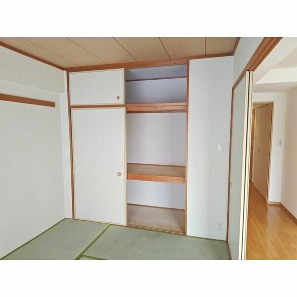 ファミールグラン上杉2丁目の和室