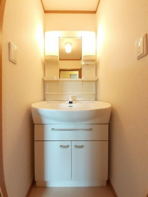 【洗面所】 | カーサ金岡 | 忙しい朝には欠かせない洗面所です