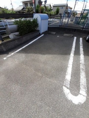 【駐車場】 | カーサ金岡 | 車をお持ちの方に嬉しい駐車場付きの物件です