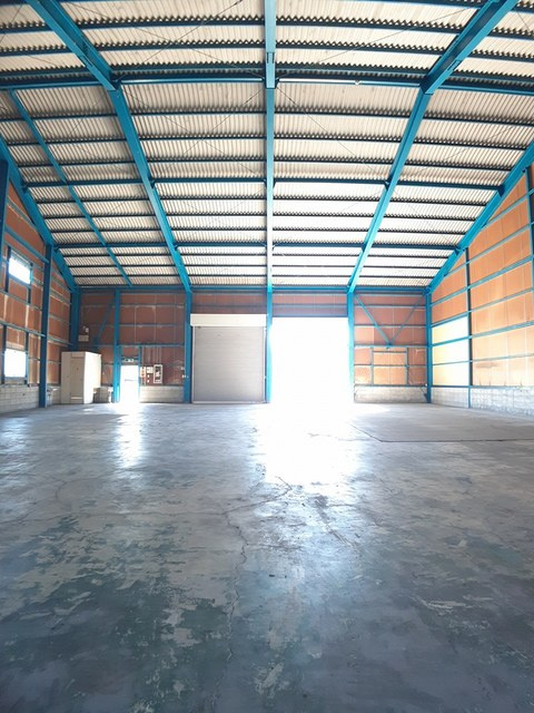 和歌山市禰宜事務所付工場の内装