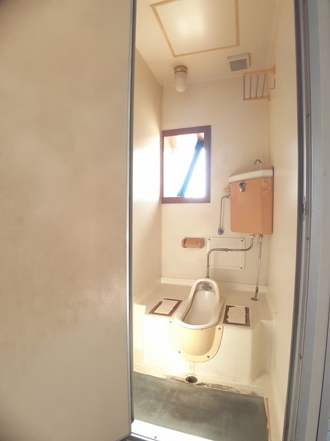 和歌山市禰宜事務所付工場のトイレ