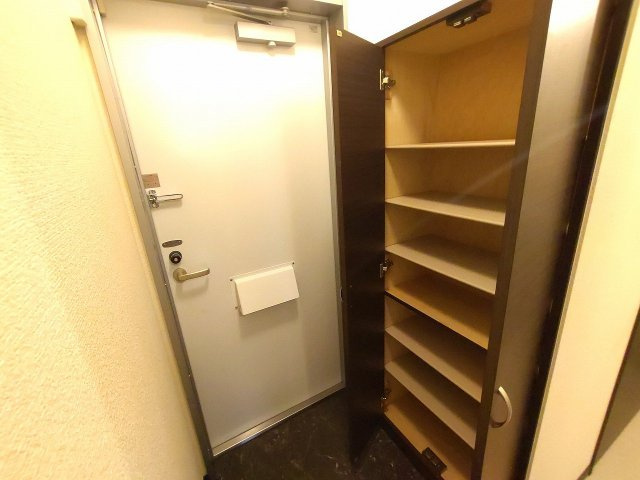 レオネクストＴｏｍａⅠの玄関