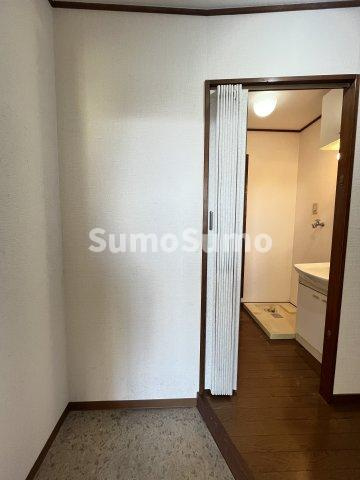 フリーデン若王寺の居間・リビング