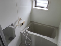 日々の疲れを癒すお風呂付です