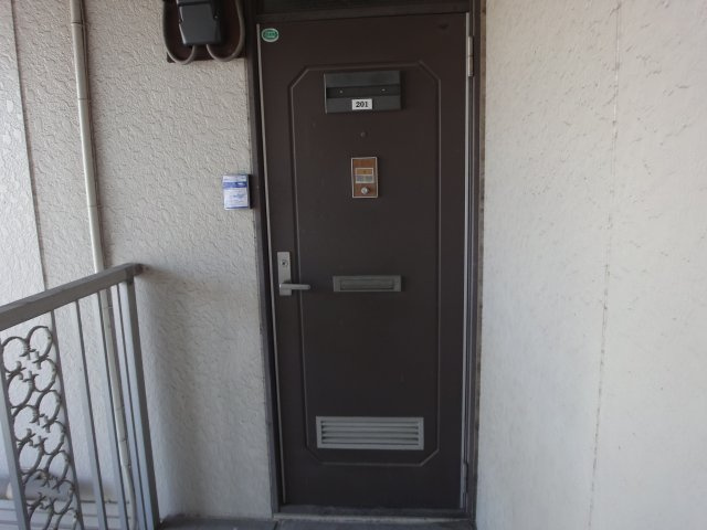 収納もある玄関です