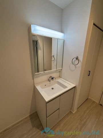 平塚市東中原８期　新築戸建　全3棟3号棟の独立洗面台