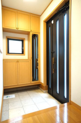 新座市野火止8丁目戸建の玄関