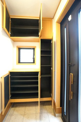 新座市野火止8丁目戸建の収納