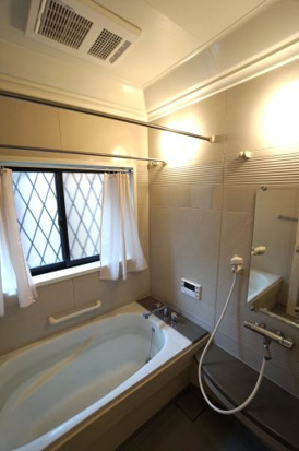 新座市野火止8丁目戸建の浴室
