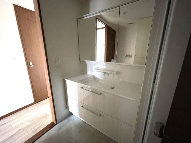 ルピナス北浦和公園の洗面所|独立洗面台