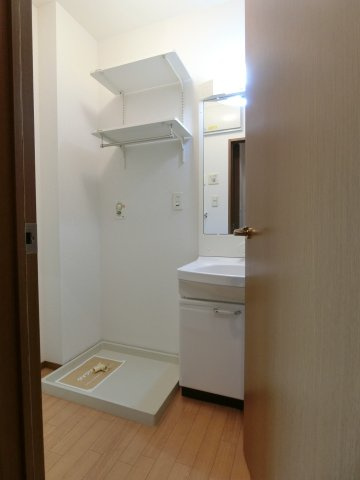 リンデンバウムB棟の洗面所|イメージ102号室の写真