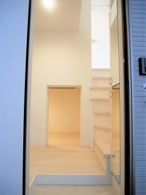 【玄関】 | ＣＢ川越イニシオ | 収納もある玄関です