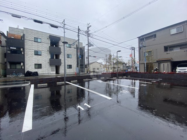 プレジオ森河内ASIANの駐車場