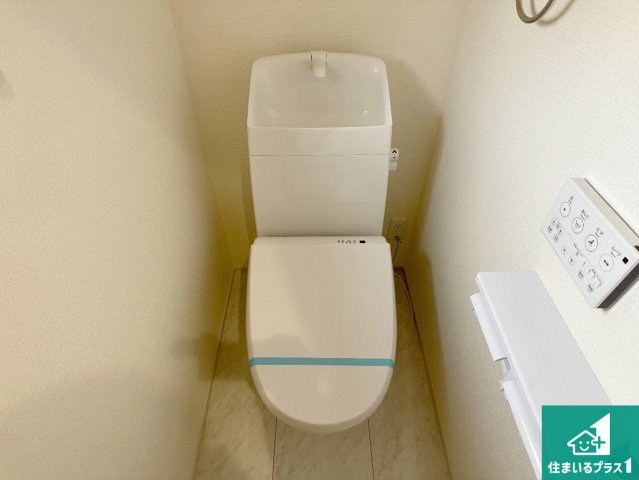 姫路市御立中　第4期　新築一戸建てのトイレ|1・2階の2ヶ所にあるので、朝の忙しい時間の順番待ちもなく、深夜の利用にも大変便利です。