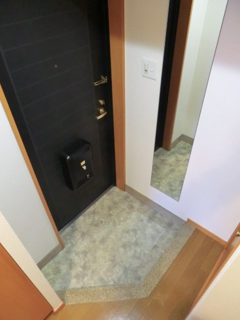 プレサンス神戸裁判所前の玄関