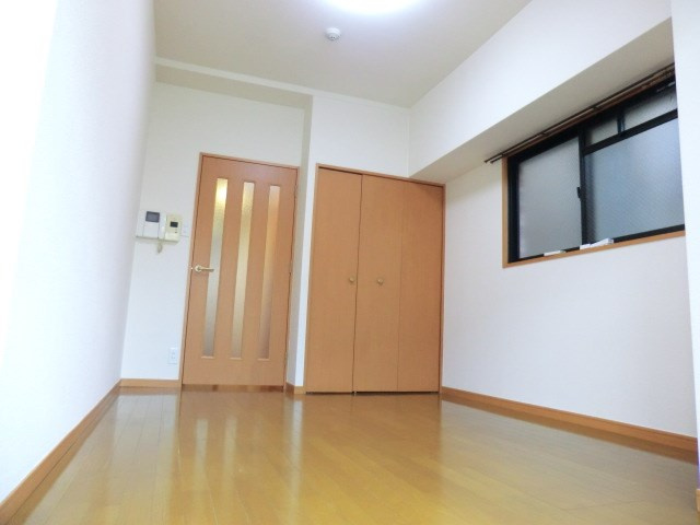 プレサンス神戸裁判所前の居間・リビング