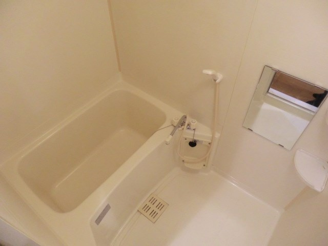 プレサンス神戸裁判所前の浴室