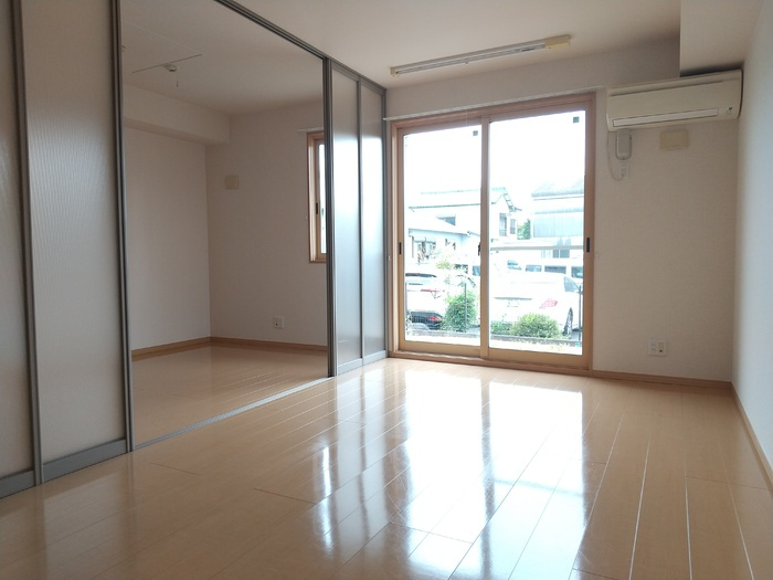 サンモール南野の洋室