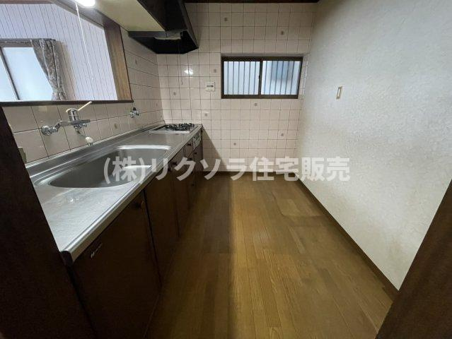 高柳５丁目　中古一戸建てのキッチン|LDK15.25帖
■物件内覧・資金計画相談・住宅ローン相談、リフォーム相談、お問合せ受付中■
※当日・翌日のご内覧、ご相談はお電話でのお問合せがスムーズです！