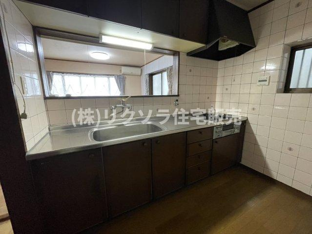 高柳５丁目　中古一戸建てのキッチン|独立型システムキッチン
■物件内覧・資金計画相談・住宅ローン相談、リフォーム相談、お問合せ受付中■
※当日・翌日のご内覧、ご相談はお電話でのお問合せがスムーズです！