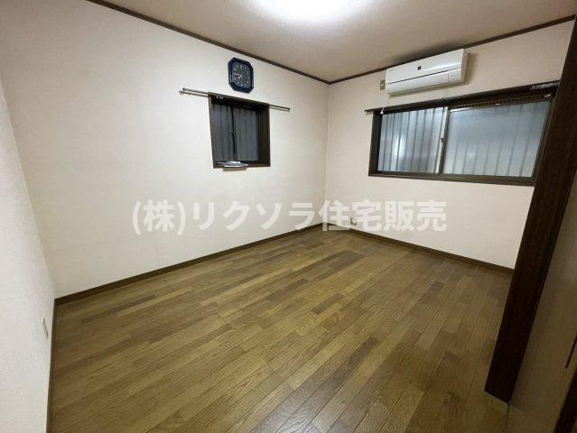 高柳５丁目　中古一戸建ての内装|納戸6.0帖
■物件内覧・資金計画相談・住宅ローン相談、リフォーム相談、お問合せ受付中■
※当日・翌日のご内覧、ご相談はお電話でのお問合せがスムーズです！