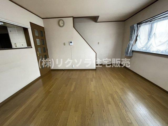 高柳５丁目　中古一戸建ての居間・リビング|LDK15.25帖
■物件内覧・資金計画相談・住宅ローン相談、リフォーム相談、お問合せ受付中■
※当日・翌日のご内覧、ご相談はお電話でのお問合せがスムーズです！