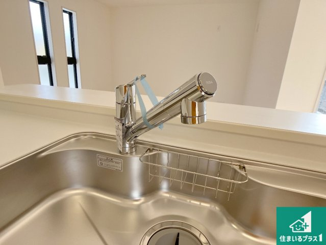 姫路市御立中　第4期　新築一戸建ての設備|浄水器を内蔵！炊飯時、お茶を作る時に安心してお水を使えます！お湯と冷水、浄水と原水、シャワーの切替えもワンタッチです！