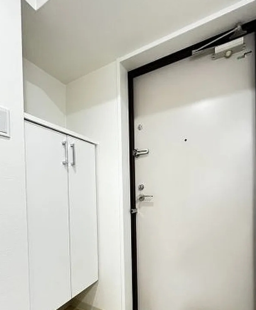 CASSIA十三の玄関