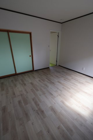 熱田町貸事務所の居間・リビング