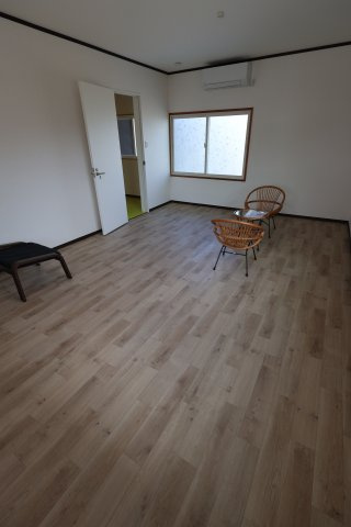 熱田町貸事務所の内装