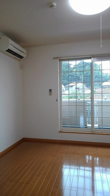 【居間・リビング】 | ヴィレッジハウスⅤ | 居室・リビング