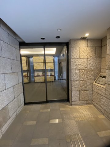 ブランズ京都烏丸御池のエントランス