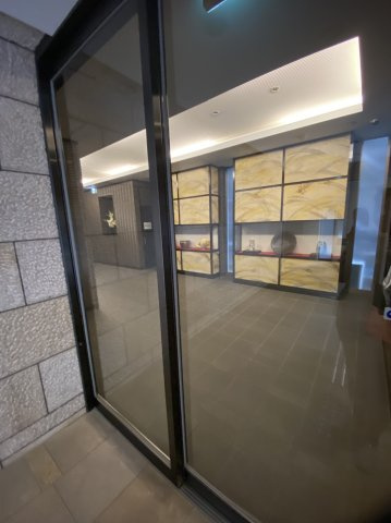 ブランズ京都烏丸御池のエントランス